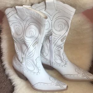 Women cowboy boots
